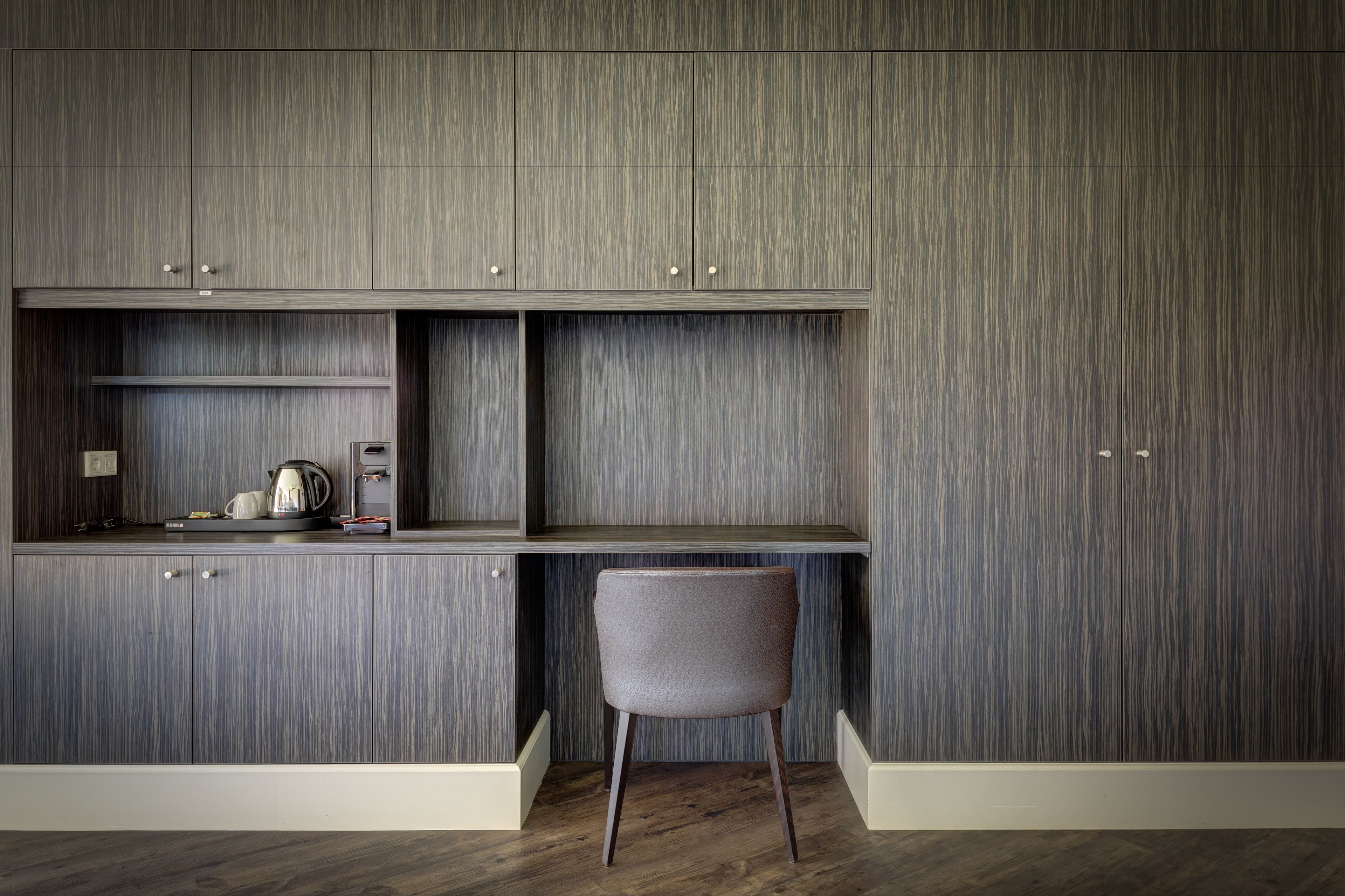 executive suite, 1 bedroom, private bathroom, garden view | room amenity