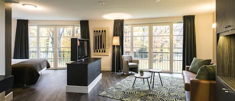 1 bedroom, down duvets, in-room safe, desk
