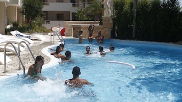 Indoor pool, seasonal outdoor pool, sun loungers
