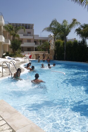 Indoor pool, seasonal outdoor pool, pool loungers