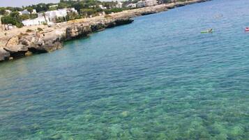 Una spiaggia nelle vicinanze