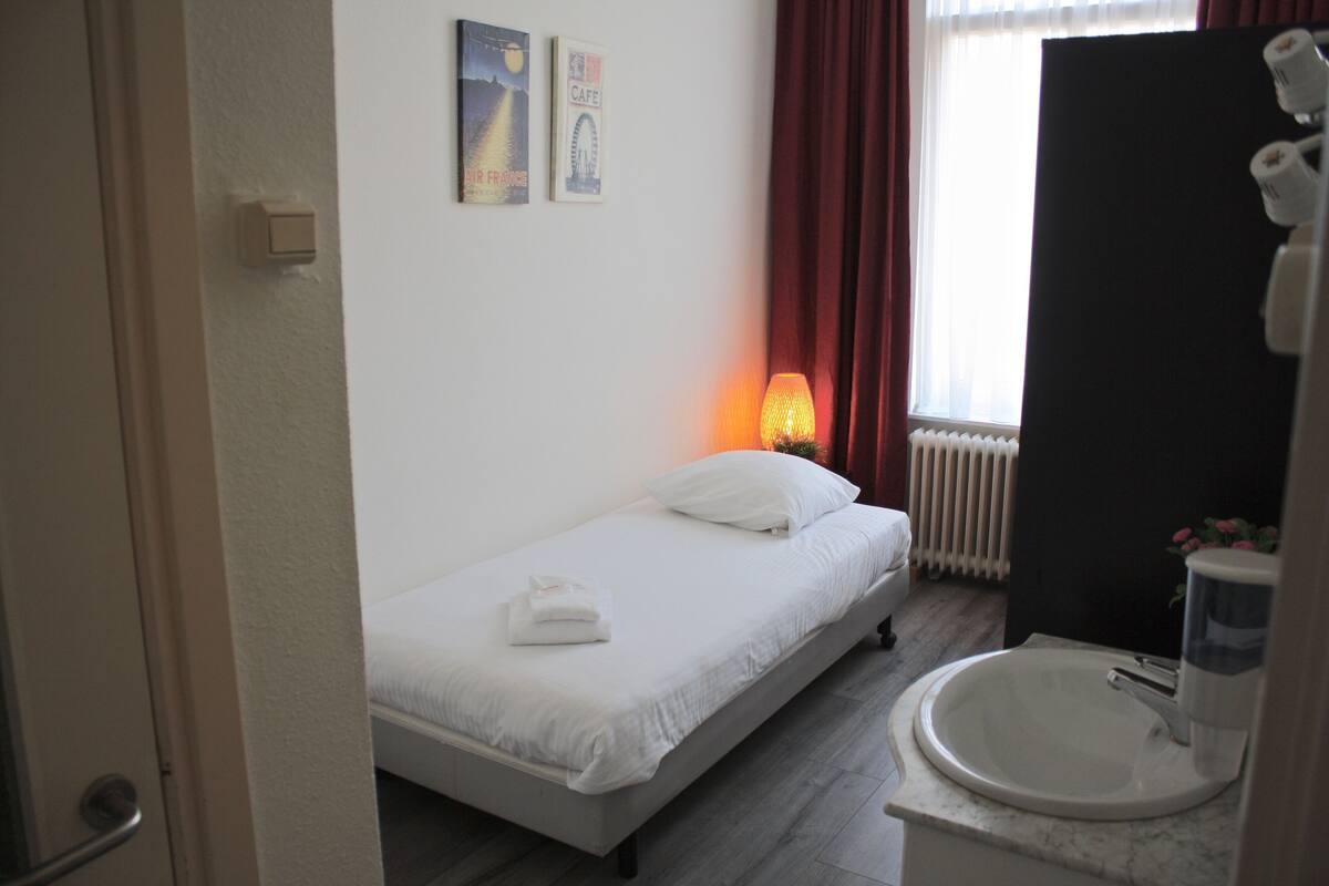 Single Room (shower & shared toilet) | Desk, blackout drapes, iron/ironing board, cribs (surcharge)