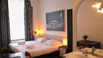 Standard Double Room, Private Bathroom | Desk, blackout curtains, iron/ironing board, cots/infant beds