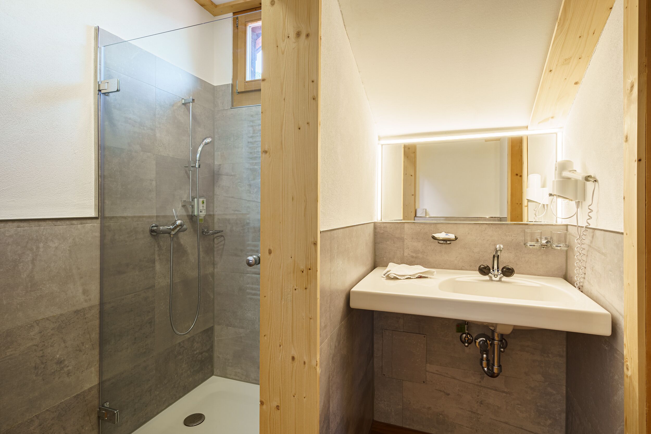 studio | bathroom | shower, hair dryer, towels