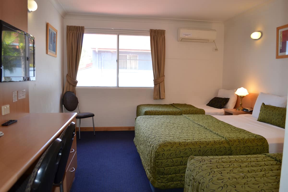 1 bedroom, individually decorated, individually furnished, desk