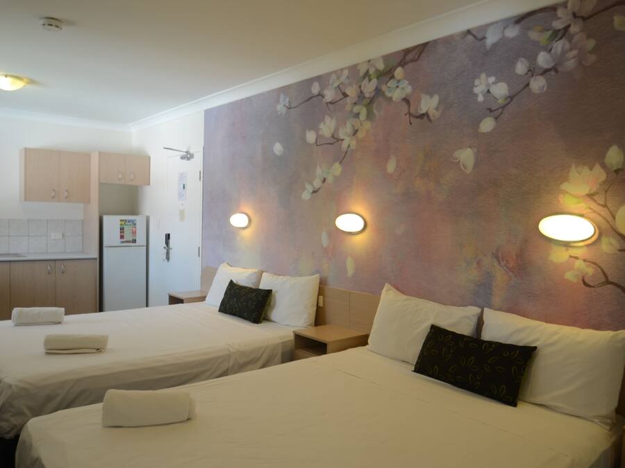 Studio Suite Standar | Didekorasi berbeda-beda dan dilengkapi dengan perabotan berbeda-beda