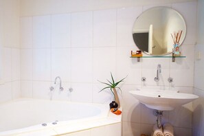 Figtree Two-Bedroom Apartment | Bathroom