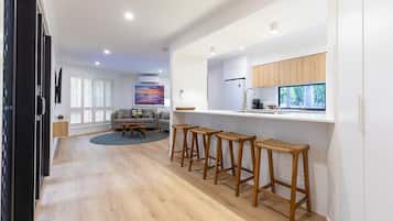 奢华小屋, 2 间卧室 | 1 多间卧室、办公桌、熨斗/熨衣板、免费 WiFi