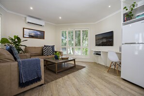 LED 电视、DVD 播放器