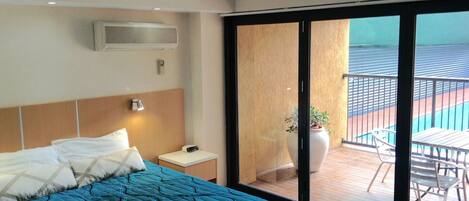 Premium bedding, in-room safe, individually decorated