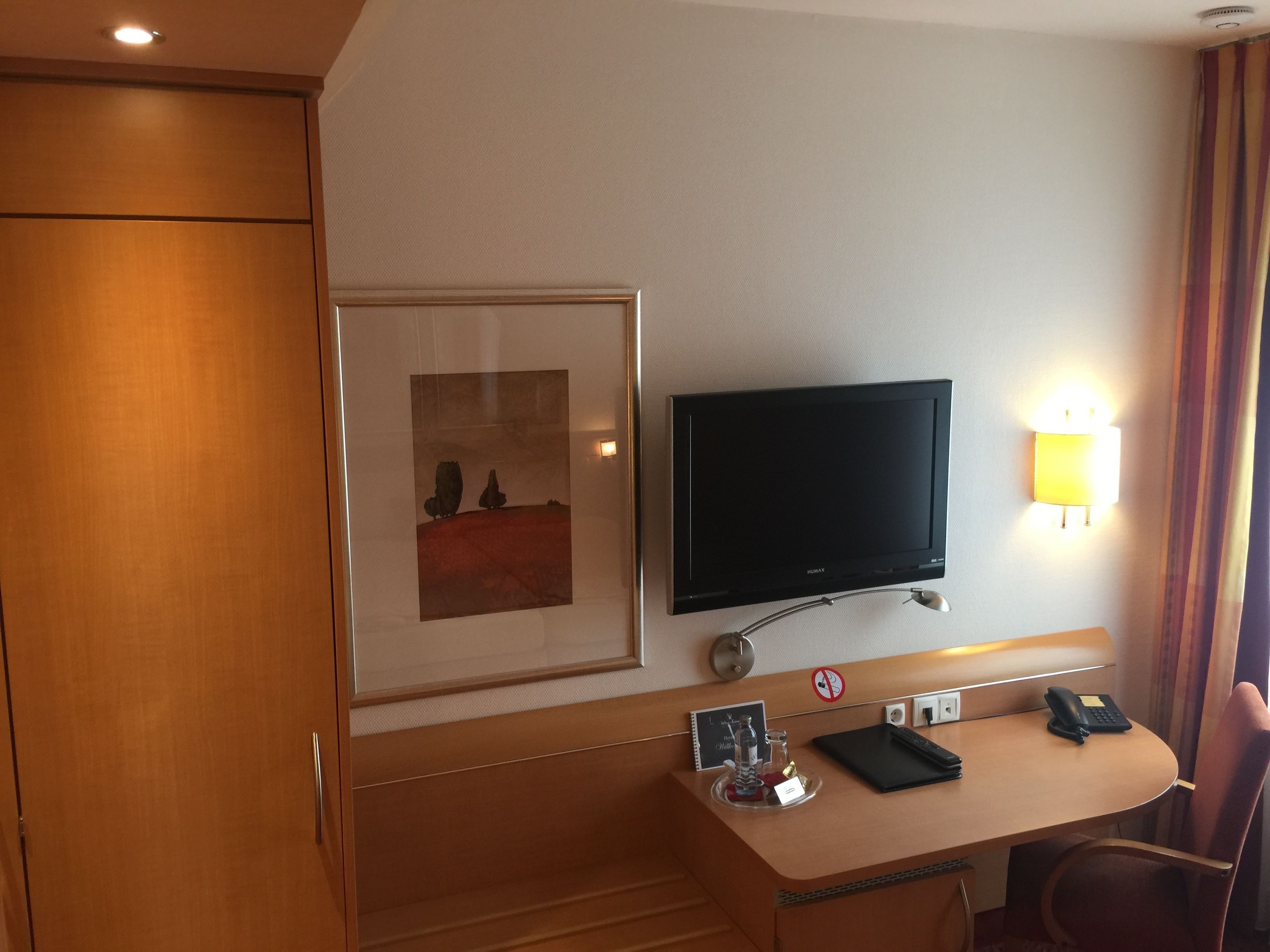 business double room single use, non smoking, courtyard view | premium bedding, desk, soundproofing, free wifi