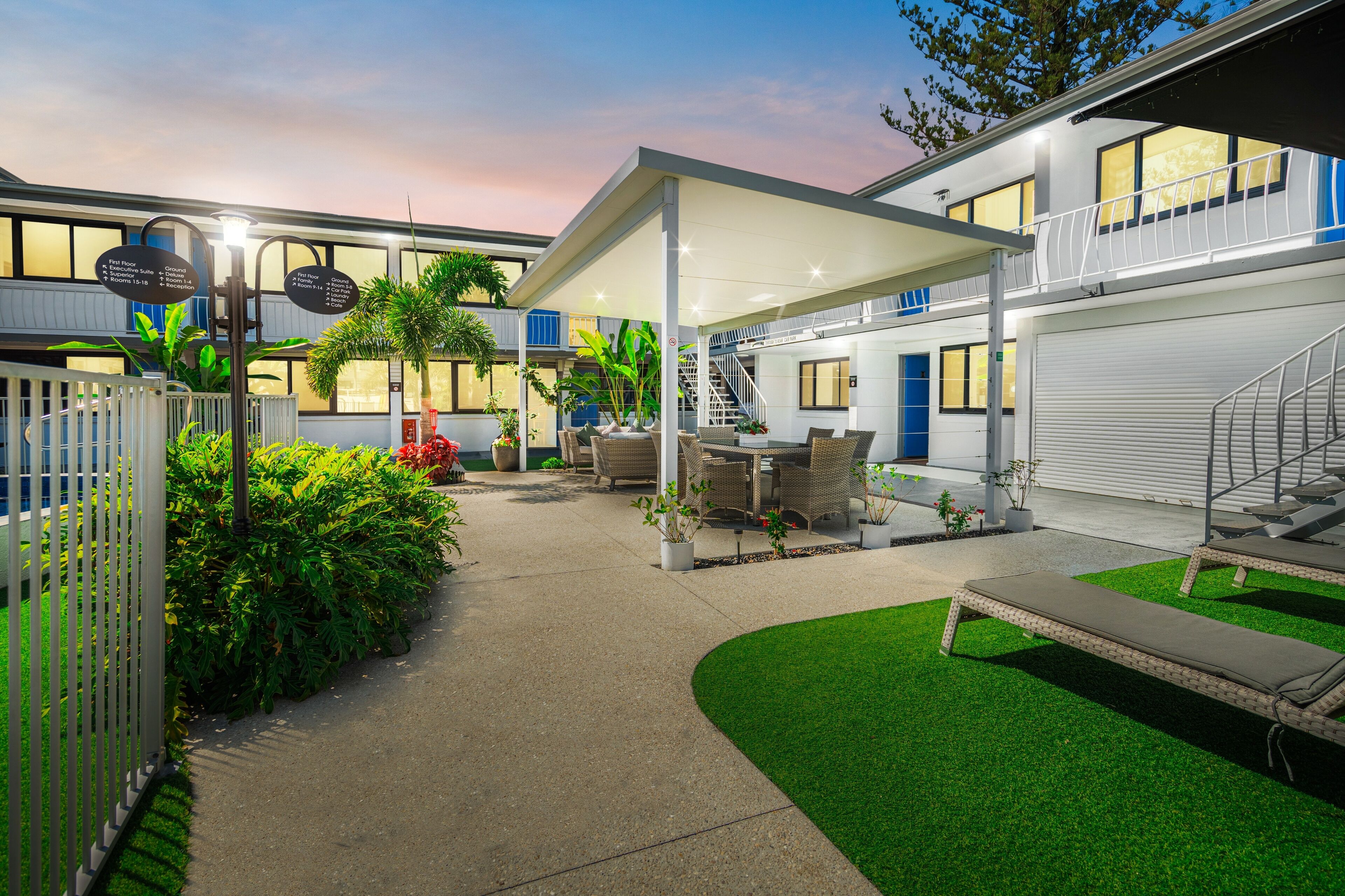 Photo - Montego Mermaid Beach Motel