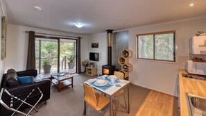 标准套房, 1 间卧室, 无烟房, 厨房 (4) Villa) | 特色装修、特色家居、熨斗/熨衣板、免费 WiFi