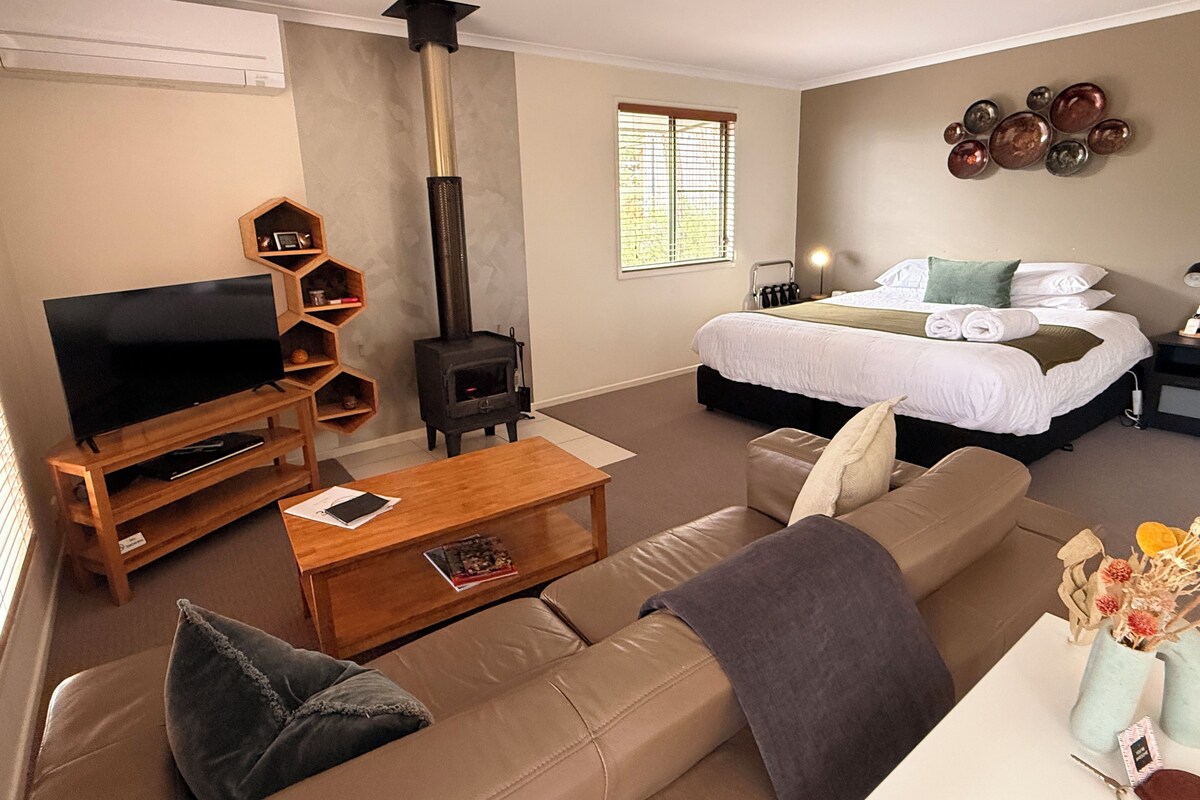 Standard-Studio, Nichtraucher, Küche (3)Accessible Studio Villa) | Bügeleisen/Bügelbrett, kostenloses WLAN, individuell dekoriert