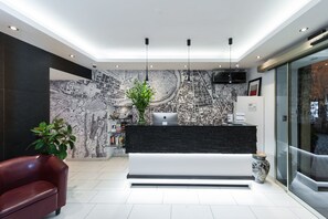 체크인/체크아웃 키오스크