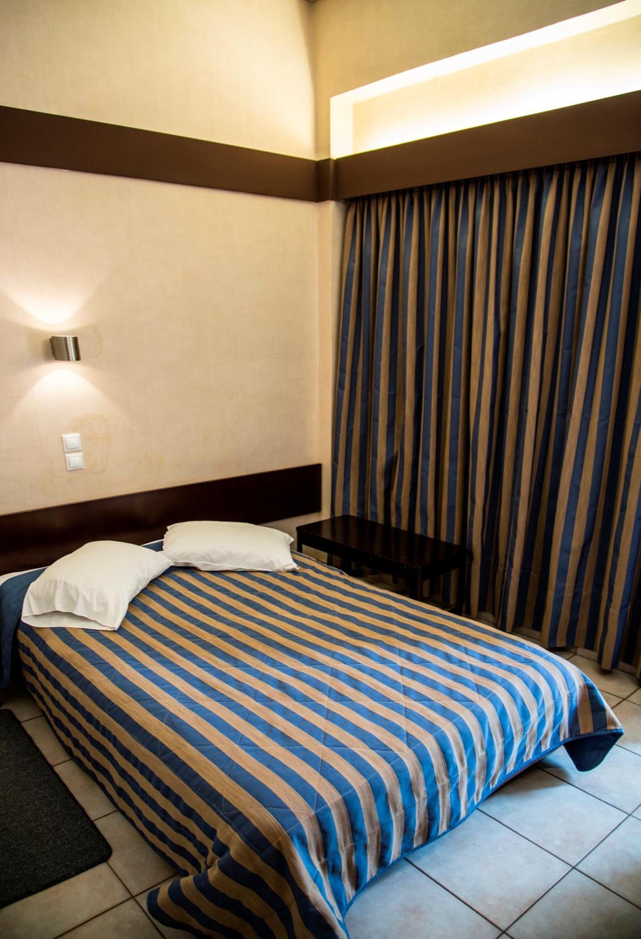 minibar, in-room safe, free wifi