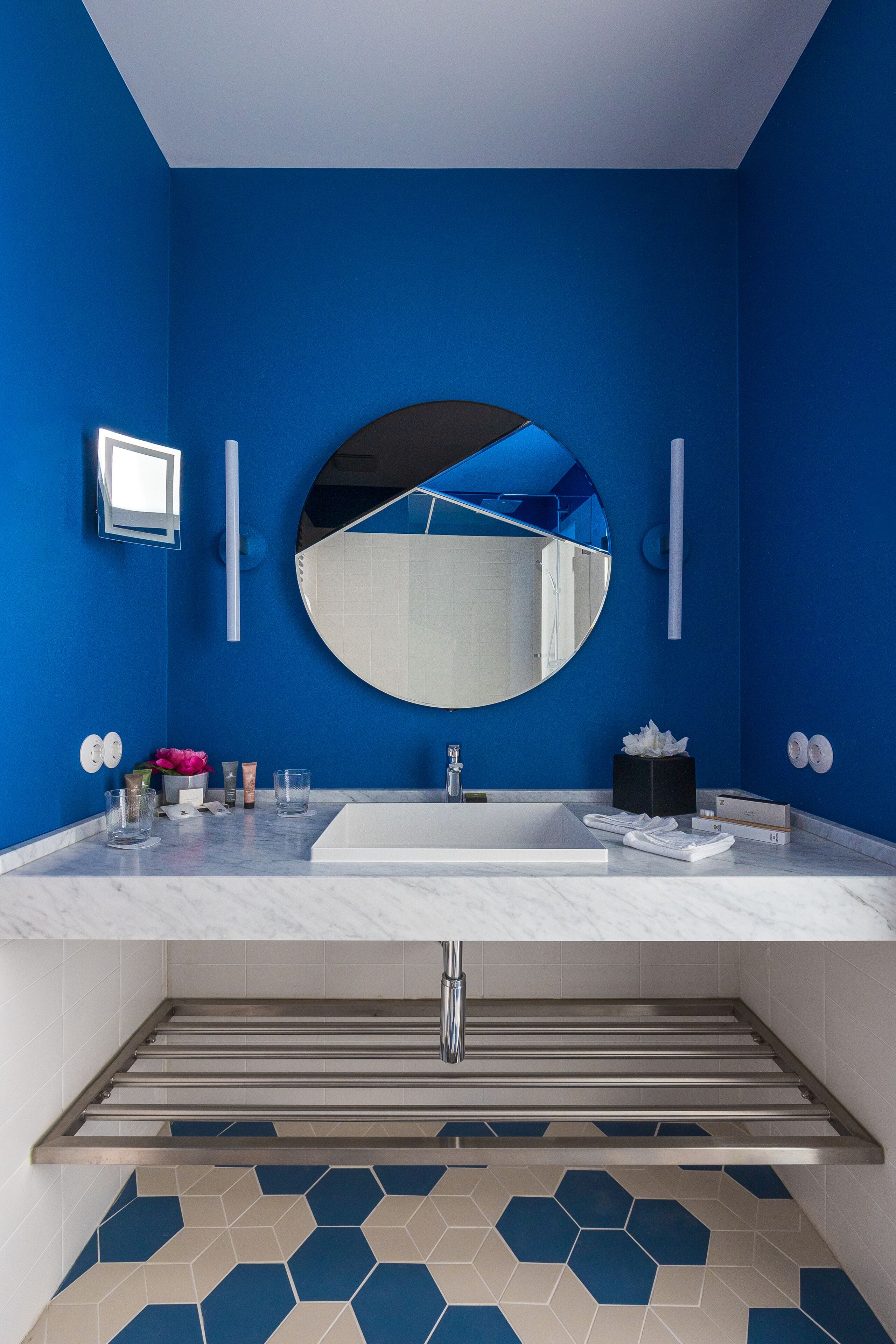 Familienzimmer | Badezimmer | Duschwanne, Designer-Toilettenartikel, Haartrockner, Bademäntel