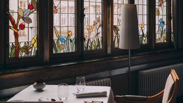 3 restaurants; ze serveren er ontbijt, lunch en diner