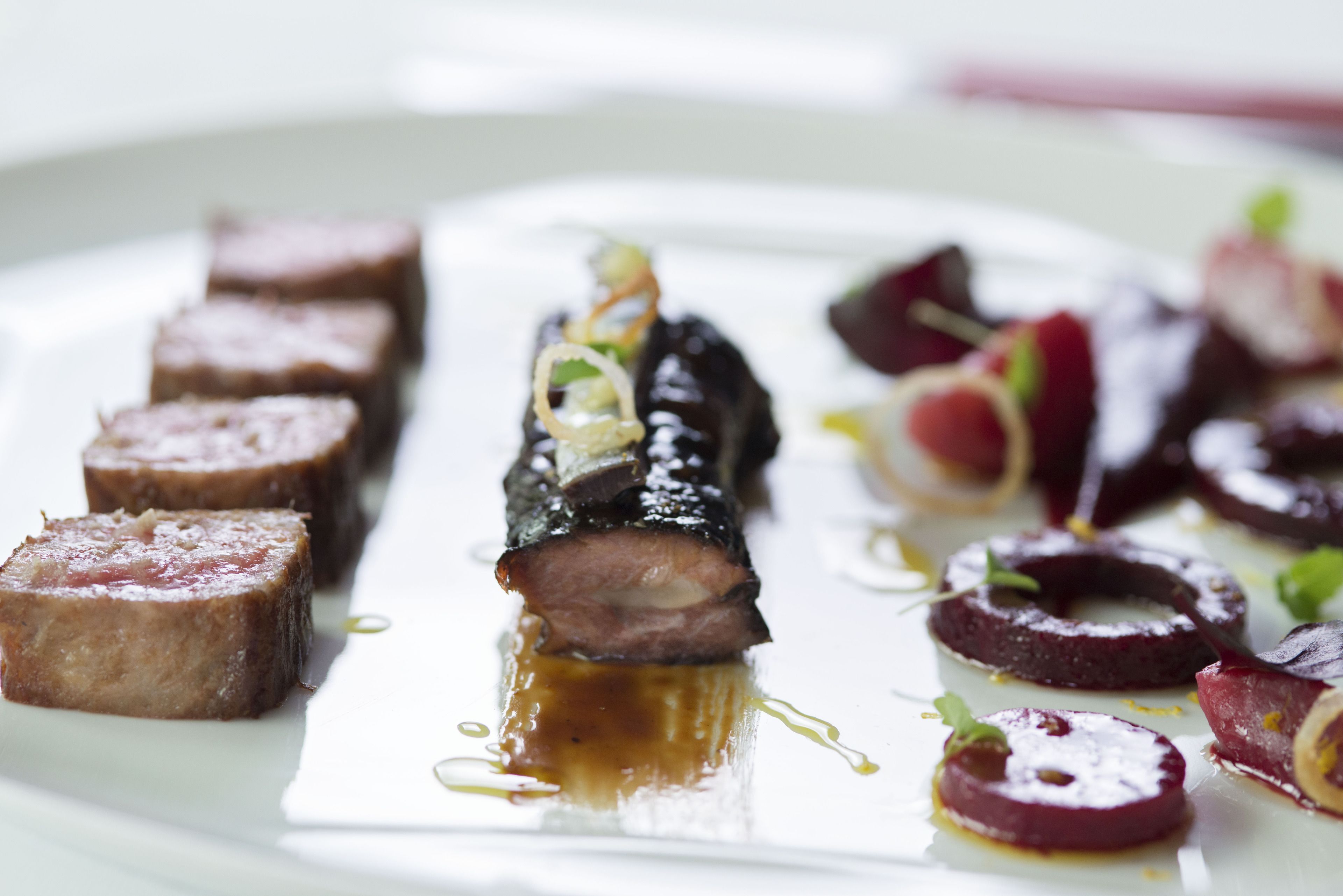 3 من المطاعم، تقديم الإفطار