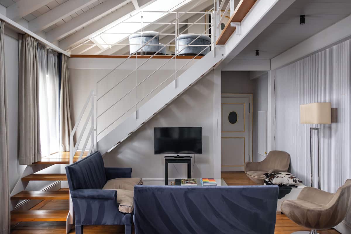 Suite (Prestige) | Living area