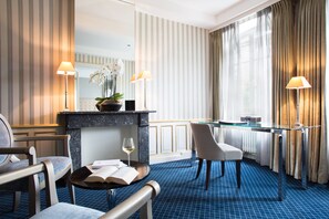 Junior Suite | Premium bedding, minibar, in-room safe, individually decorated