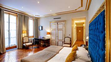 Quarto casal executivo | Roupas de cama premium, frigobar, cofres nos quartos