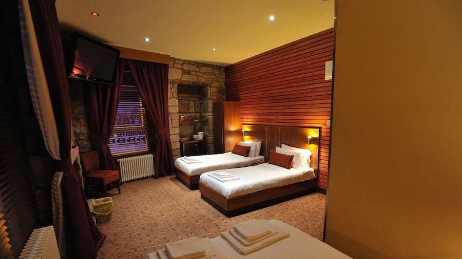 The Commercial Hotel