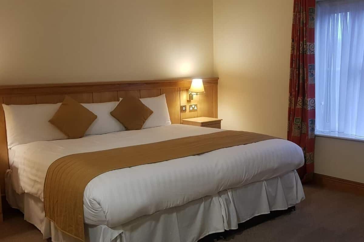 individually decorated, individually furnished, desk, soundproofing