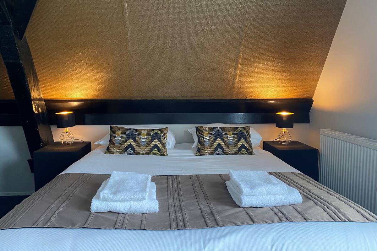 Familierom | Minibar, safe på rommet, skrivebord og lydisolert