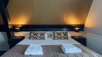 Familienzimmer | 1 Schlafzimmer, Minibar, Zimmersafe, Schreibtisch