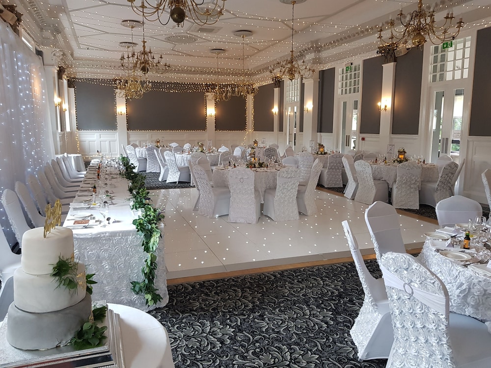 Tontine Hotel by null