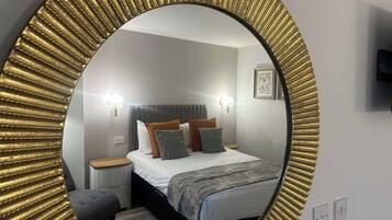 Superior Double Room, 1 Double Bed | Iron/ironing board, free WiFi, individually furnished, bed sheets