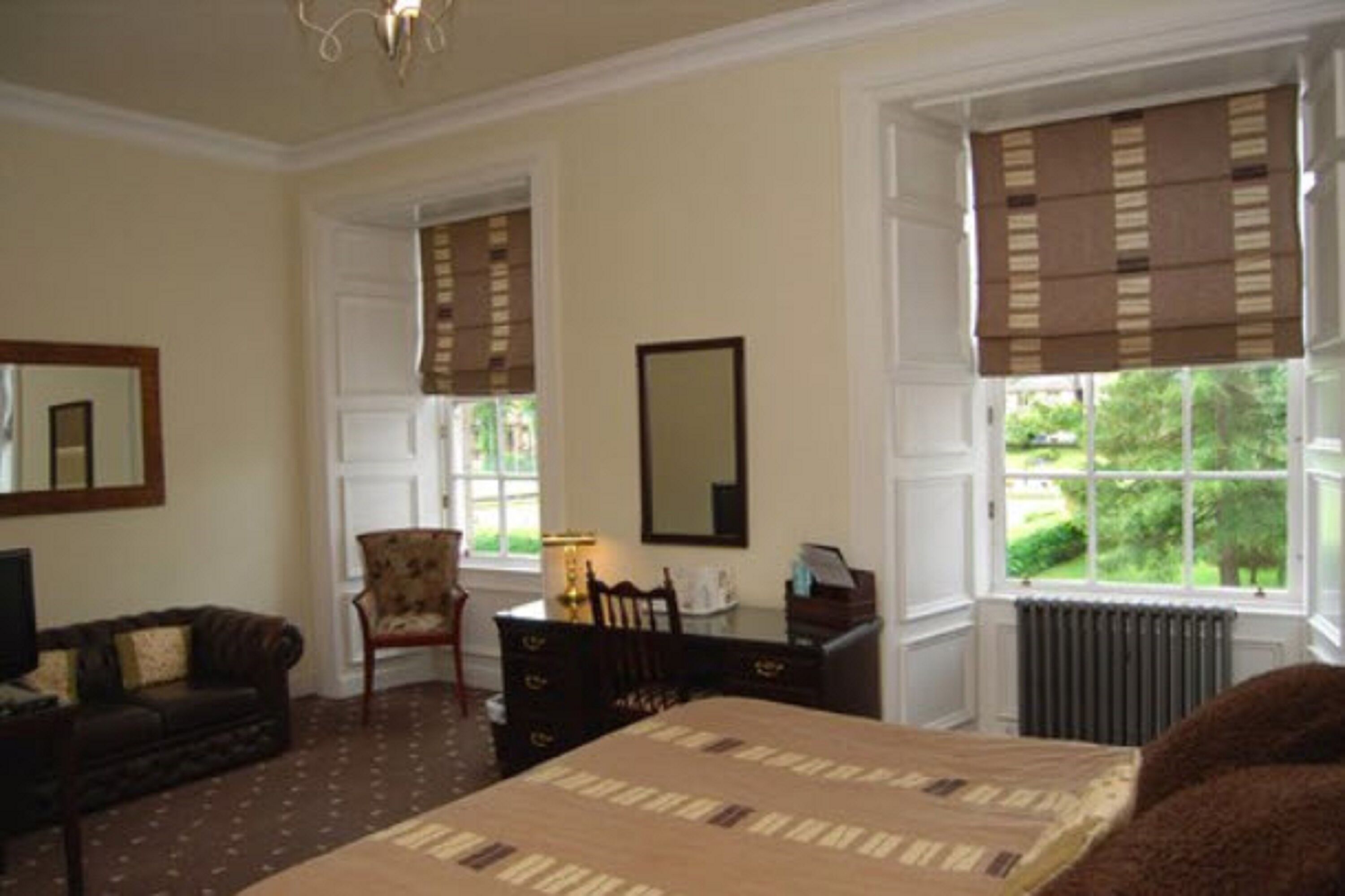 premier double room | 1 bedroom, desk, iron/ironing board, free wifi