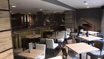 2 barer/lounger og cocktailbar