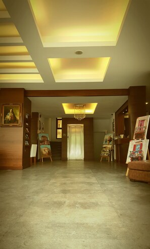 Interior entrance - Monoberge Byblos Hotel (Byblos)