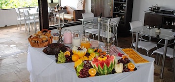 Café da manhã continental grátis todos os dias