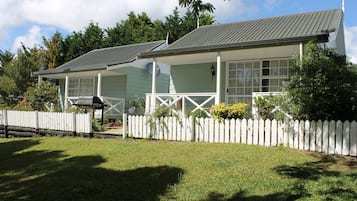Standard Cottage | 1 bedroom, individually decorated, iron/ironing board, free WiFi