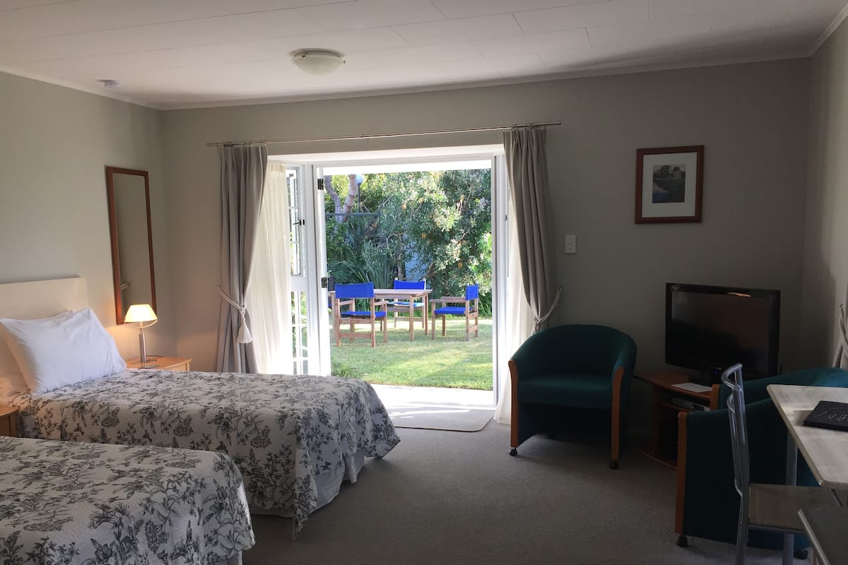 Deluxe Studio | 1 bedroom, individually decorated, iron/ironing board, free WiFi
