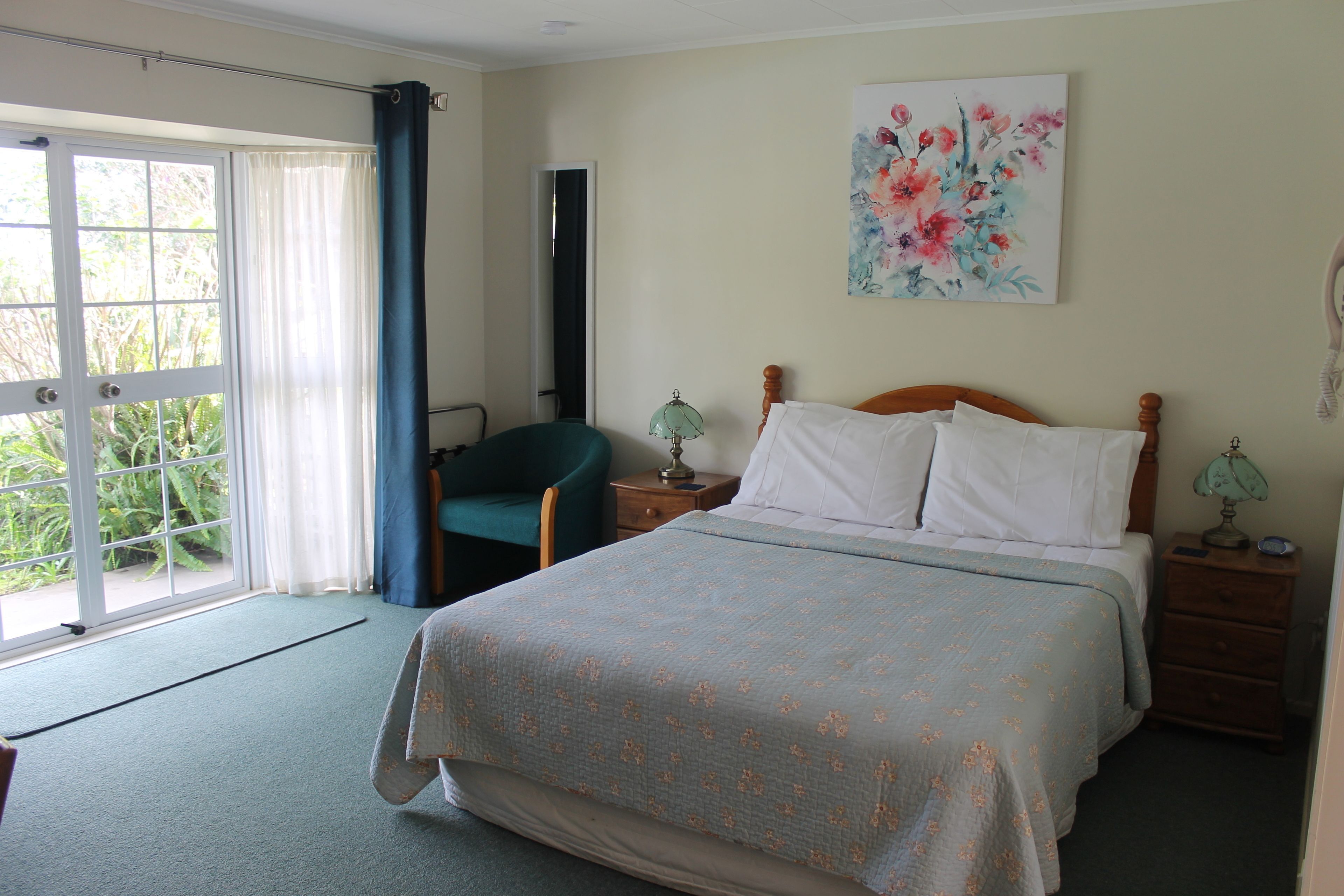 Dihias secara berasingan, seterika/papan seterika, Wi-fi percuma 