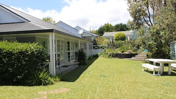 Deluxe Studio | 1 bedroom, individually decorated, iron/ironing board, free WiFi