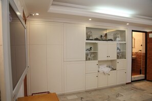 Honeymoon Suite | Minibar, in-room safe, free WiFi