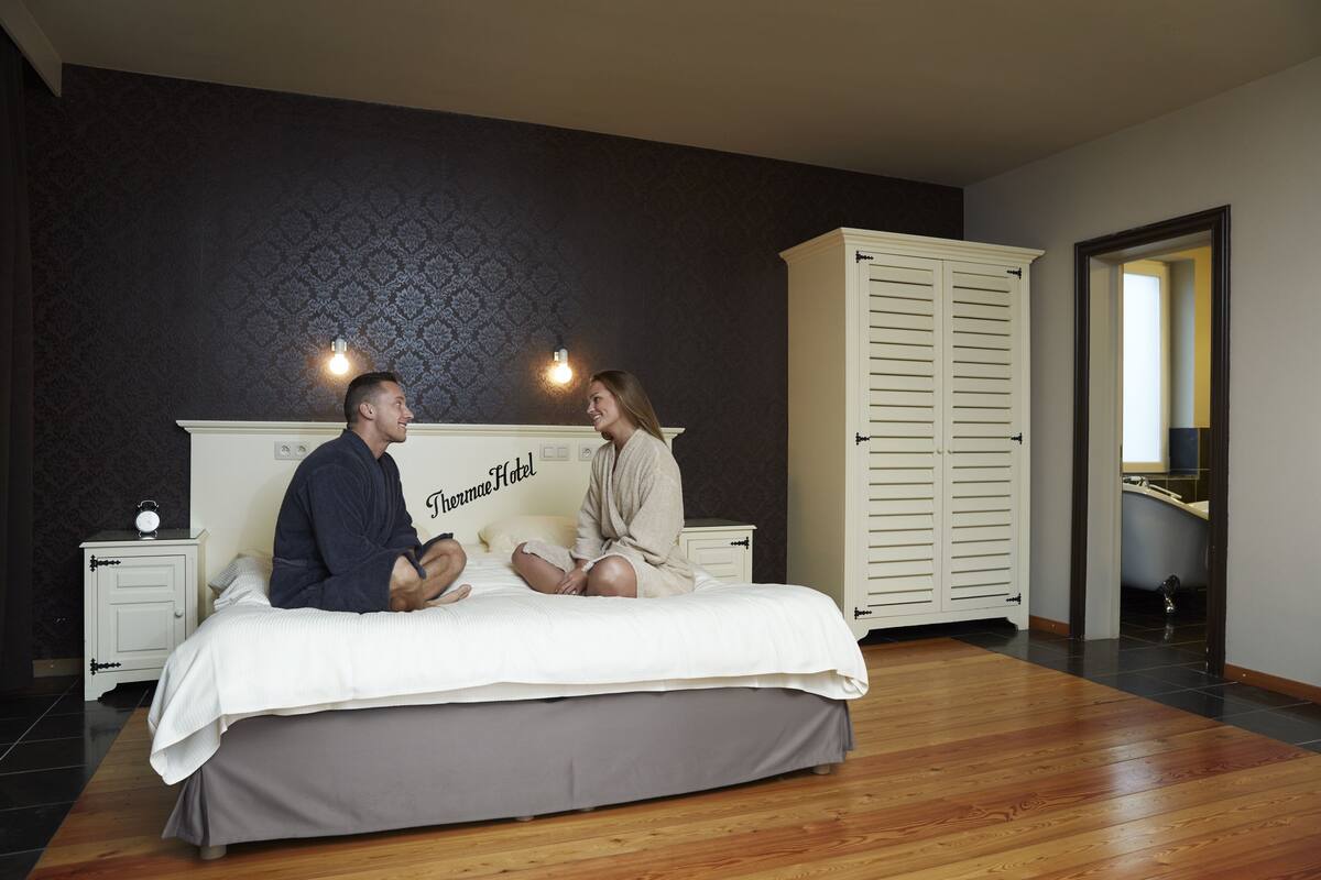Habitación doble superior | Caja de seguridad en la habitación y escritorio