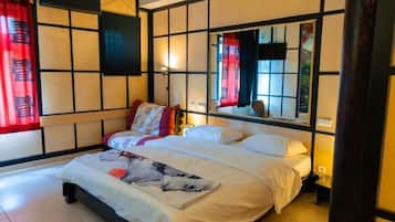 Japanese-style Double Room | In-room safe, desk, iron/ironing board (on request), WiFi (free)