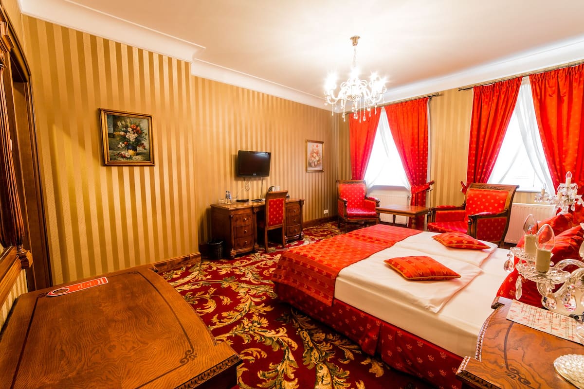 Superior Double or Twin Room | Premium bedding, in-room safe, desk, soundproofing