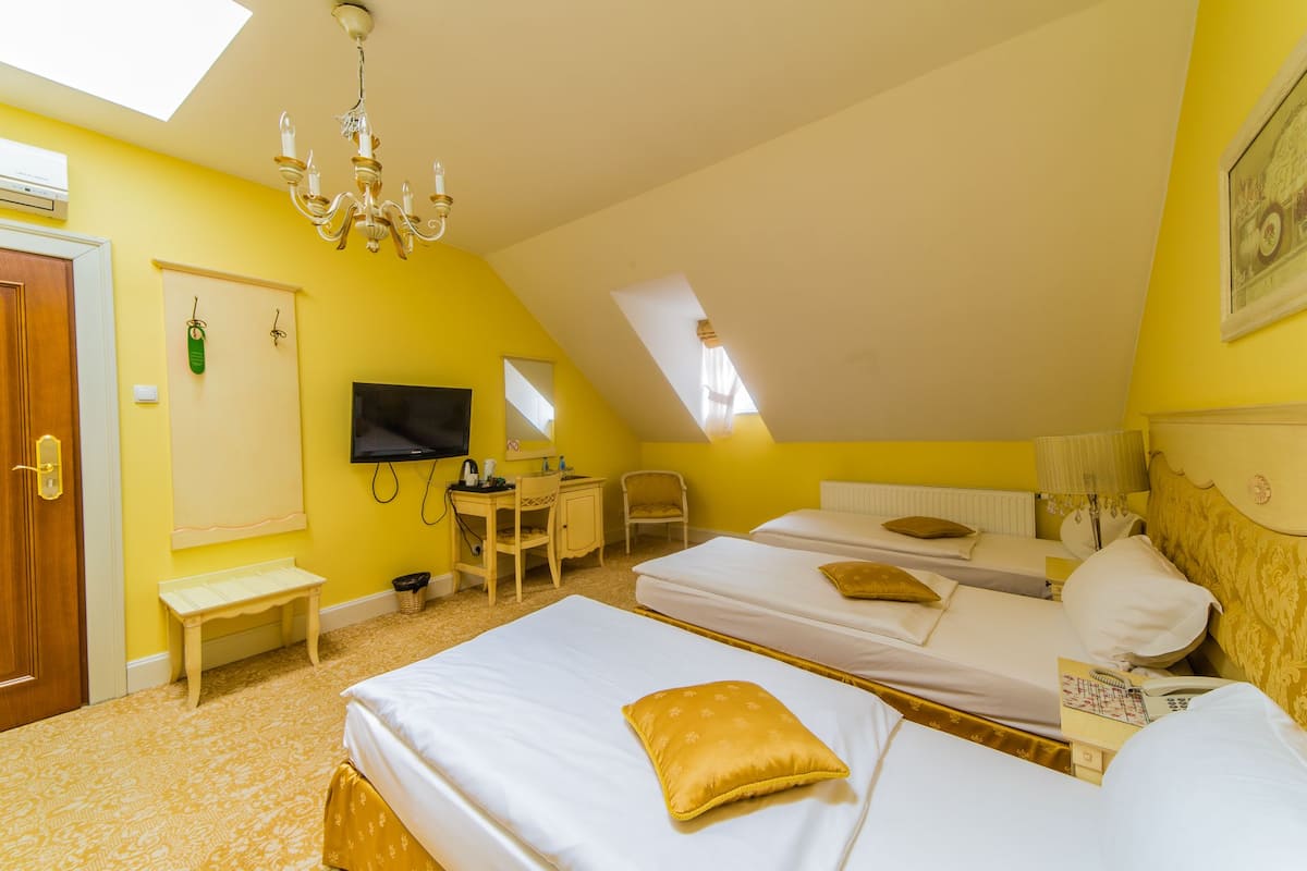 Superior Triple Room | Premium bedding, in-room safe, desk, soundproofing