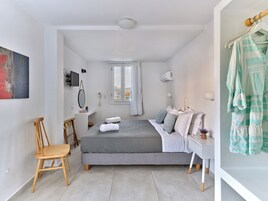 Premium bedding, in-room safe, iron/ironing board (on request)
