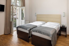 Superior Triple room with balcony | 미니바, 객실 내 금고, 다리미/다리미판, 무료 WiFi