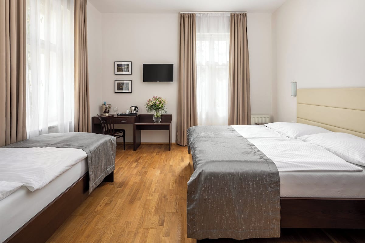 Minibar, in-room safe, iron/ironing board, free WiFi