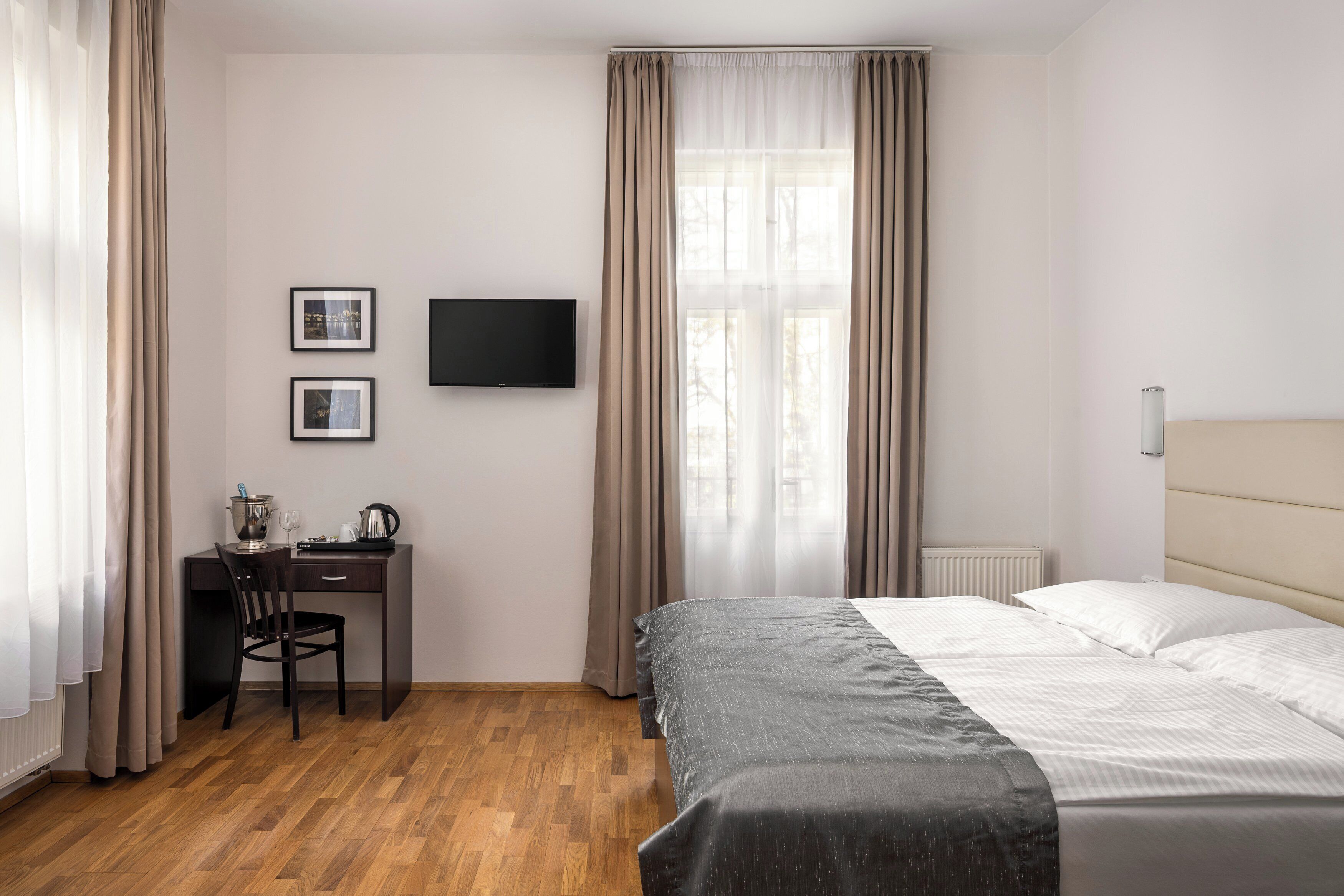 superior double room | 1 bedroom, minibar, in-room safe, iron/ironing board