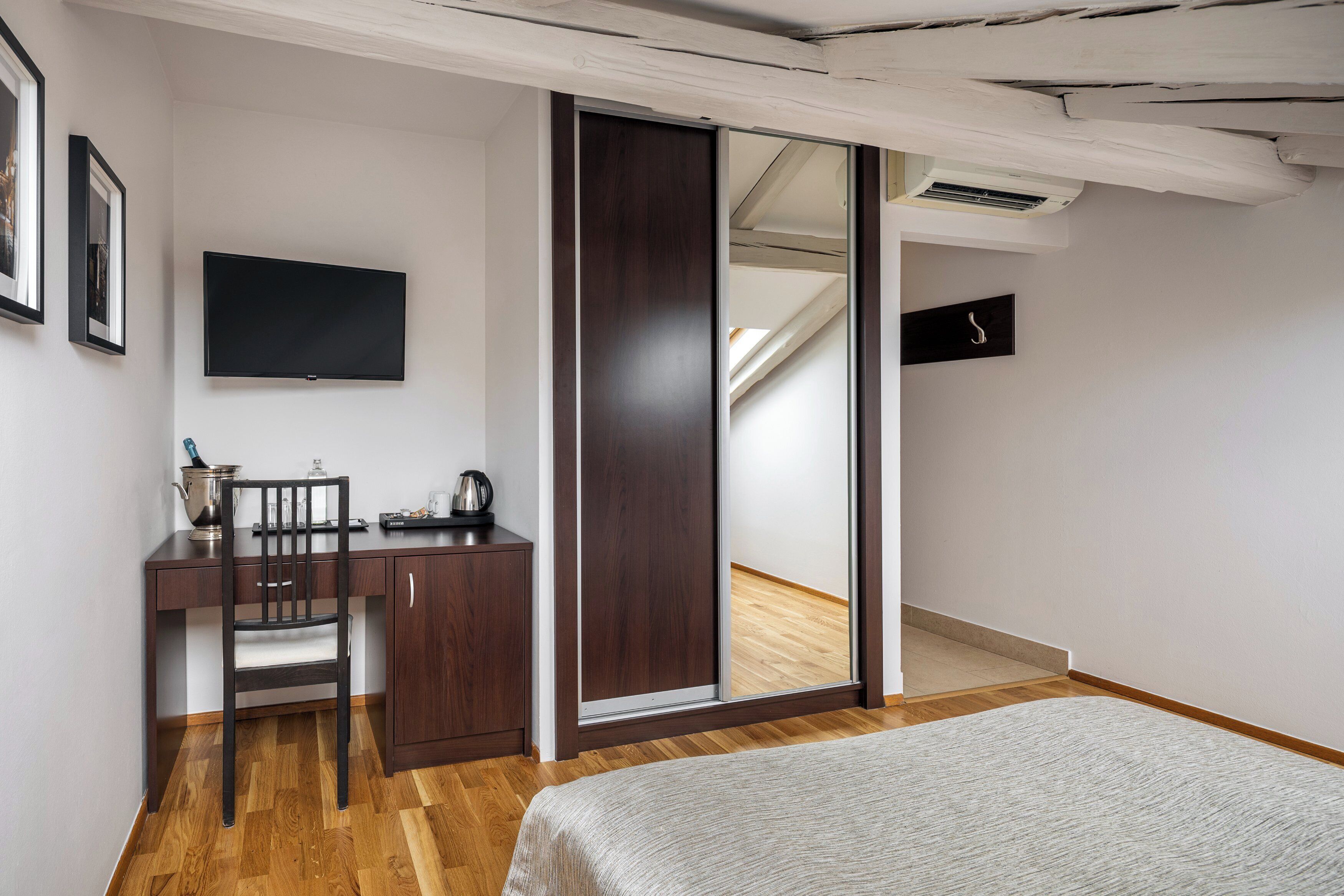 attic double room | 1 bedroom, minibar, in-room safe, iron/ironing board